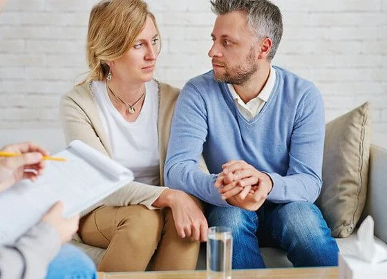 Terapia de pareja para resolver barreras lingüísticas