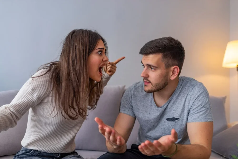 Cómo manejar discusiones con una pareja que grita