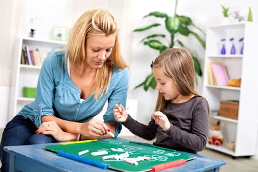 Juegos de mesa en terapia psicológica herramienta para crecimiento emocional