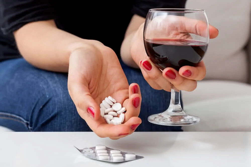 Riesgos de mezclar sertralina y alcohol combinación peligrosa