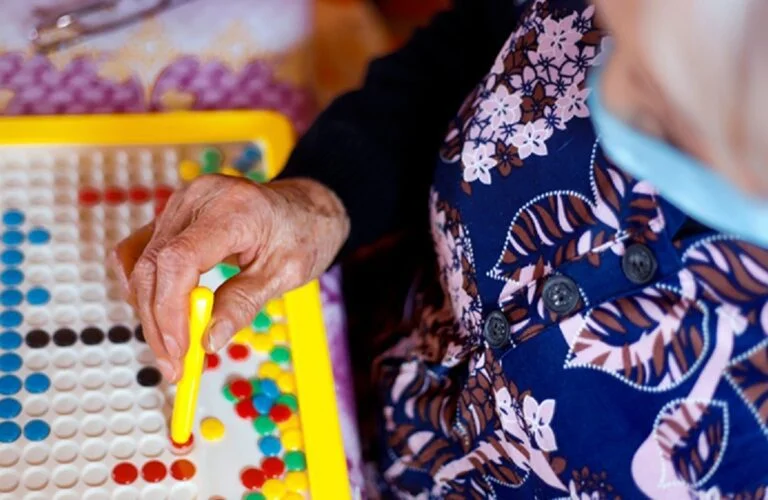 Beneficios y desafíos del juego en la tercera edad