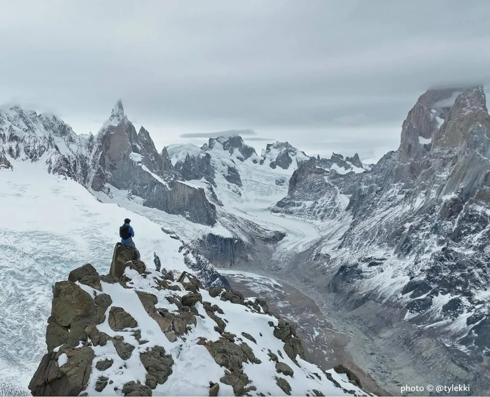 Ascensión inspiradora hacia la cima de ese cerro