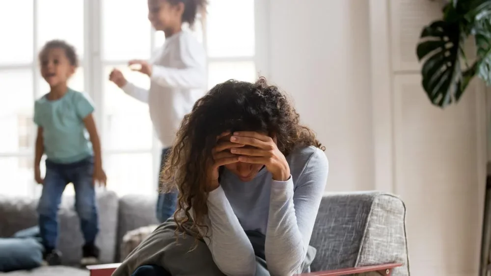 Impacto del estrés y la ansiedad en relaciones familiares