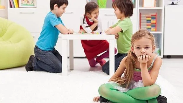 Por qué mi hijo no juega con otros niños