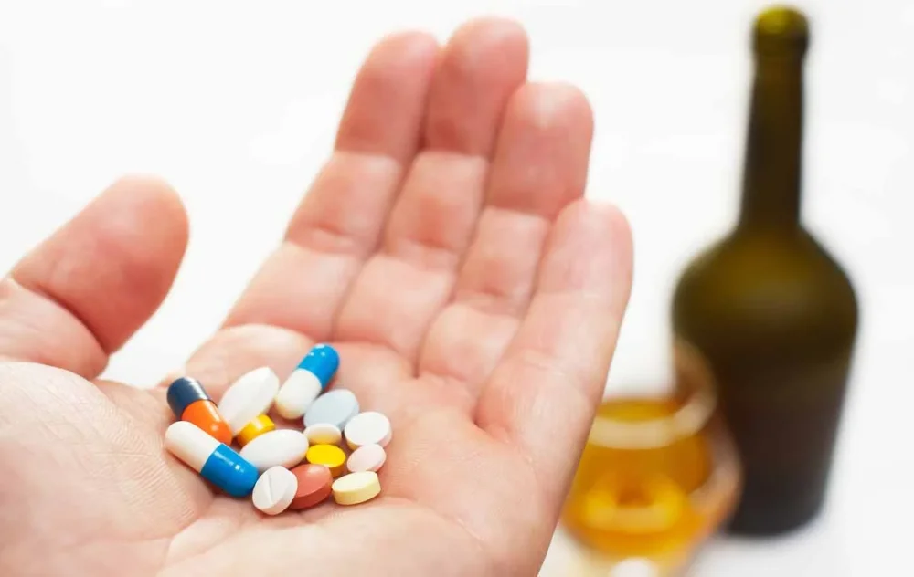 Interacciones peligrosas Riesgos de fluoxetina y alcohol