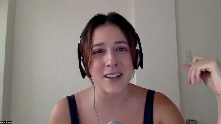 ¿Por qué mi pareja desea verme con otra persona?