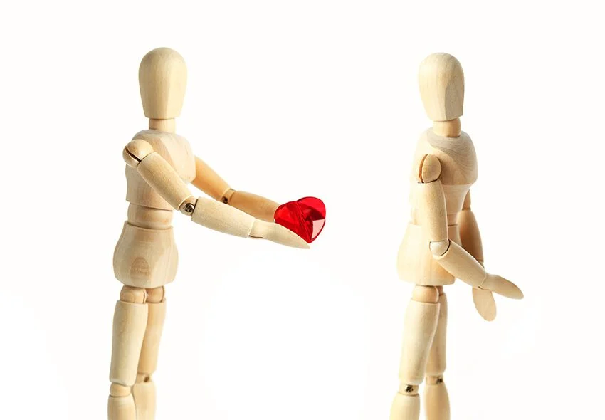 Desafío de enamorar a un hombre emocionalmente no disponible