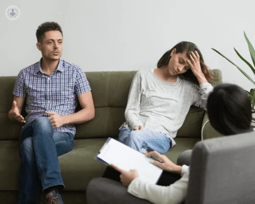 Fortaleciendo la conexión emocional en relaciones poliamorosas Terapia de pareja
