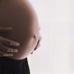 Apoyo emocional en adopción de útero Camino hacia felicidad