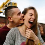 Causas y soluciones para morder a mi pareja