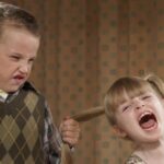 Comportamiento agresivo de niño de 3 años sin motivo