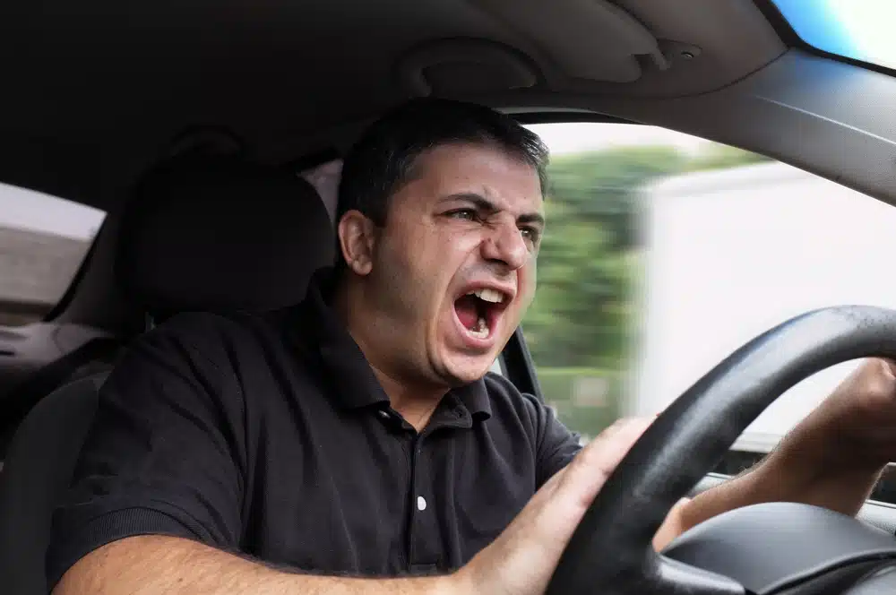 Conducción agresiva riesgo al volante