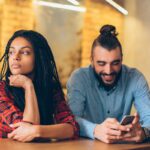 ¿Es preocupante que mi novio hable con su ex?