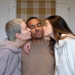 Fomentando igualdad y respeto en relaciones poliamorosas mediante terapia