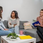 Fortaleciendo conexión emocional en terapia de pareja gay