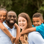Hogar multicultural en relación mixta
