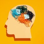 Impacto del entorno social en el comportamiento autodestructivo