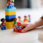 Impacto terapéutico de muñecos y juguetes en el juego
