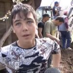 Rescate heroico Sueño de salvar a un niño ahogándose