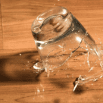 Significado de la rotura de objetos de cristal una mirada profunda