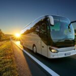 El significado de soñar con un autobús en movimiento