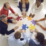 Explorando la cooperación en el comportamiento humano